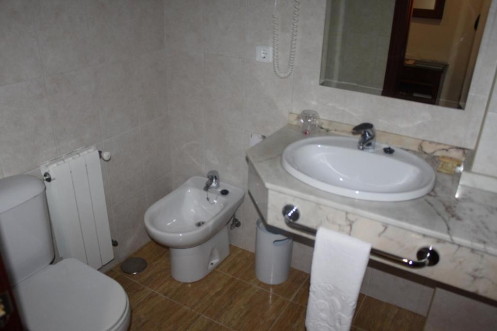 Hotel Arbeyal Gijón Pokoj fotografie